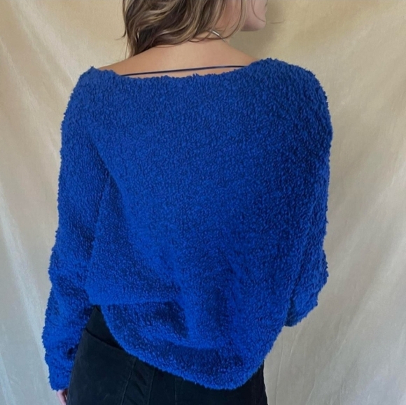 Free People Popcorn Oversized Cropped V-Neck Pullover Sweater NWOT - Picture 3 of 13